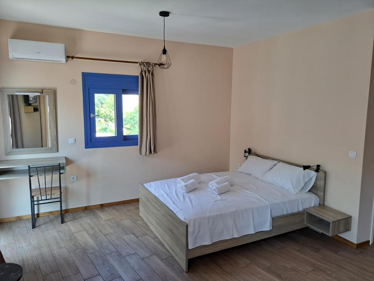 Blue Moon Apartment Agia Efimia Exterior foto